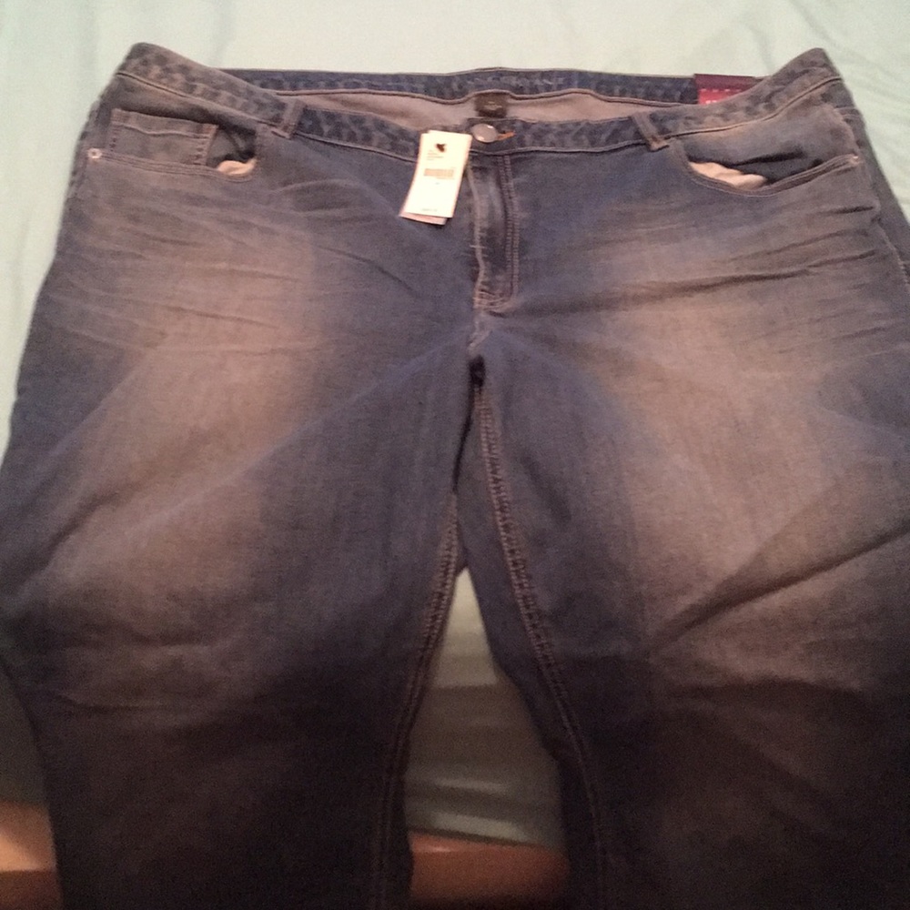 NWT Low Rise Boot Cut Jeans